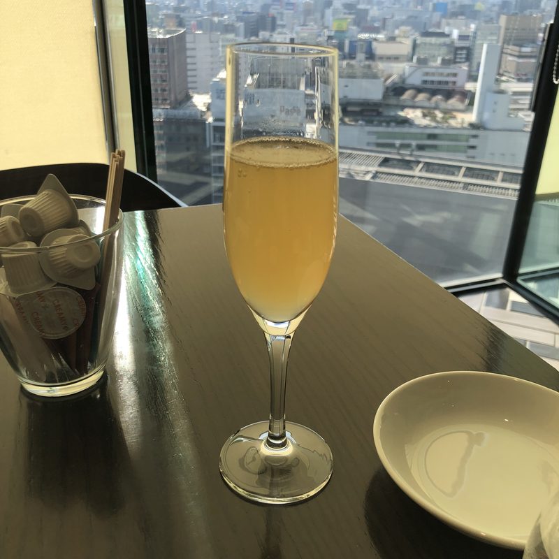 シナモンと洋なしのスパークリングワイン